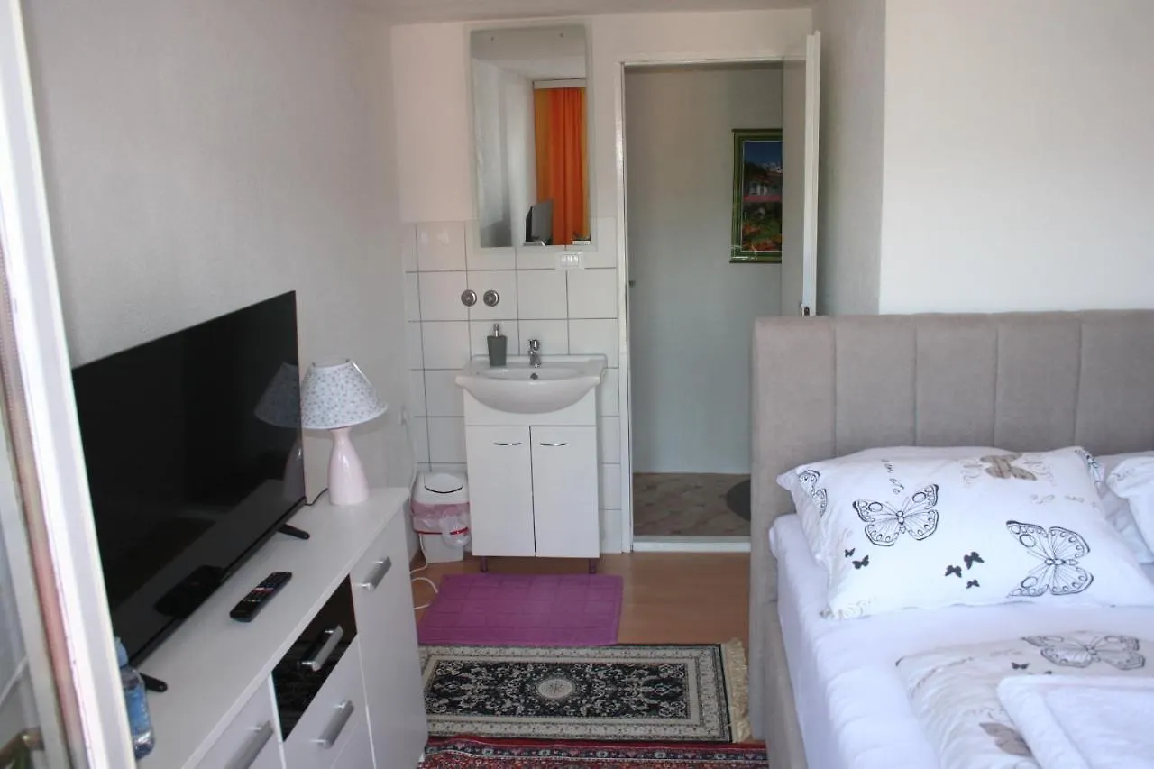 Michaela Apartment Gracac  0*, Gracac (Zadar)