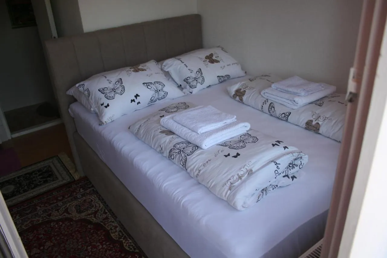 Homestay Michaela Apartment Gracac